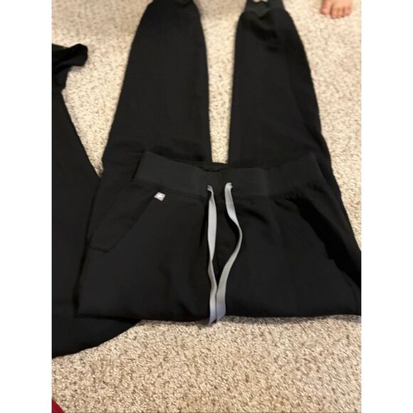 Figs Black Scrub Set - Picture 6 of 8